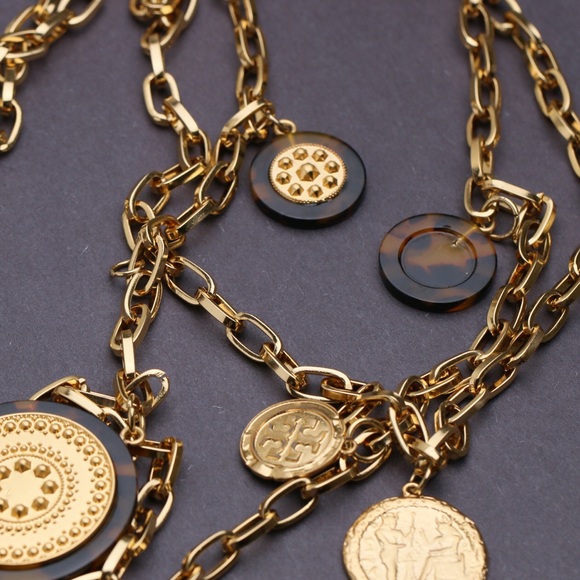 Elegant Gold Coin Pendant Necklace - Picture 3 of 11